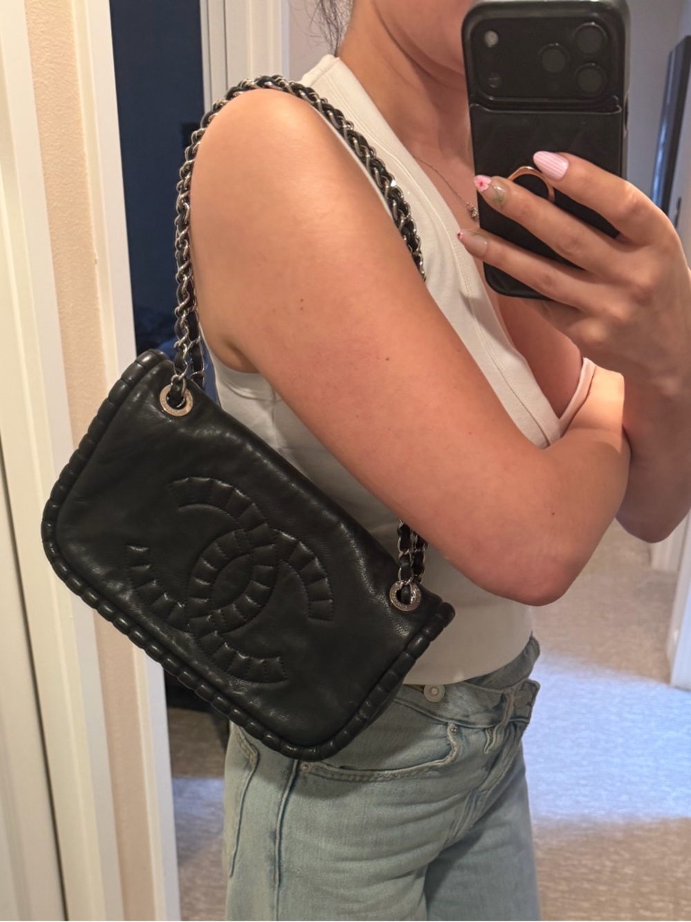 CHANEL Black Quilted Lambskin Flap Bag with Chain Strap CC logo - Picture 16 of 17